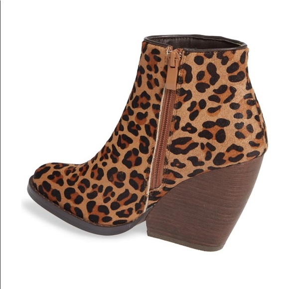 Leopard fringe concho booties with wedge heel - Picture 4 of 7